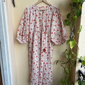 Vestido maxi de algodón floral bohemio estampado a mano con bordado y borlas estilo casual moda sostenible - Product Image 1