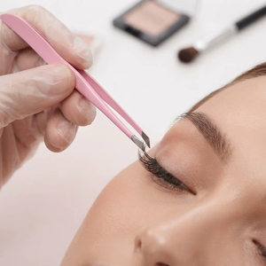 Pince à épiler inclinée pour sourcils, en acier inoxydable, pince de précision pour l'épilation, pince à épiler courbée pour salon et usage domestique, 1 pièce - Product Image 2