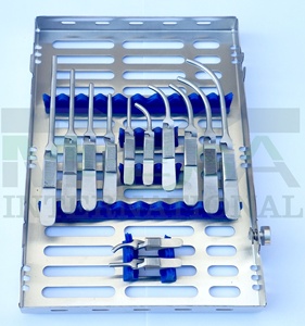 12 Pinzas Quirúrgicas Debakey para Vasos Sanguíneos, de Acero Inoxidable, Autoclavables, con Caja Organizadora - Product Image 1