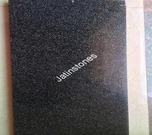 Plan de travail en granit vert Hassan, surface en pierre naturelle polie pour cuisine et salle de bain, élégant, moderne, pour une utilisation intérieure - Product Image 2