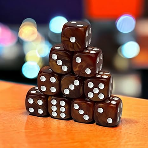 ART INDIEN EXOTIQUE – Ensemble de dés artistiques en résine marron audacieux avec points blancs, moulés à la main pour jeux de société et décoration de table - Product Image 3