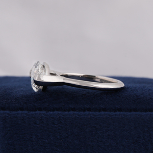 Bague de fiançailles en diamant de laboratoire Marquise East West de 2 carats, sertissage à tension, or 14 carats, certifiée IGI, plaqué or de luxe - Product Image 3