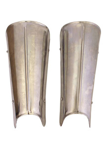 Armure de jambe médiévale de qualité supérieure en acier, protège-jambes au design classique pour les expositions muséales, la décoration intérieure et l'affichage. - Product Image 3