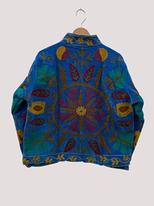 Chaqueta de Lujo Floral Suzani de Terciopelo y Algodón para Mujer, Hecha a Mano, Étnica, Boho, de Invierno, Artística, Bordada, Prenda Exterior Regular, Elegante y con Estilo - Product Image 2