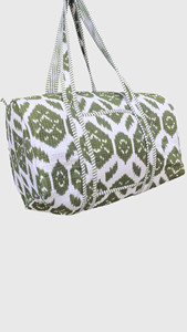 Sac de voyage matelassé à motif Ikat vert olive et blanc, grande capacité, sac de week-end - Product Image 2