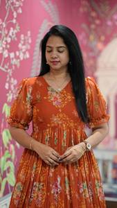 เดรสยาวชีฟอง Alfino รุ่นขายดีที่สุด คอวี แต่งลูกไม้ลายดอกไม้ ผ้าเนื้อนุ่มน้ำหนักเบา เป็นมิตรต่อสิ่งแวดล้อม เหมาะสำหรับใส่ไปงานปาร์ตี้ - Product Image 3