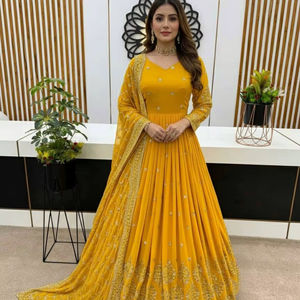 Kurta/Kurti moderne pour femme en Faux Georgette épaisse à imprimé numérique élégant, idéal pour mariage, fête, Diwali, en tissu à séchage rapide, toutes saisons, coupe classique - Product Image 1