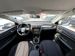 Nuevo MG MG5 2025, Sedán Estándar de 5 Plazas, Especificaciones GCC, 1499cc, 4x4, 199Hp, 4 Cilindros, Transmisión Manual, Gasolina, Volante a la Izquierda - Product Image 3