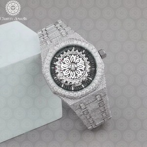 Montre de luxe en moissanite diamantée la plus vendue avec mouvement à quartz de précision, montre-bracelet tendance en acier inoxydable disponible à la vente - Product Image 5