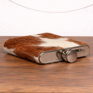 ปลอกกระติกน้ำสแตนเลส 7 ออนซ์ หุ้มด้วยหนังแท้ลายขนสัตว์ สไตล์เรสติกแบบตะวันตก ปลอกกระติกวิสกี้แบบกำหนดเองได้ - Product Image 5