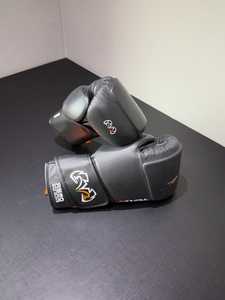 Gants de boxe professionnels Rival légers et respirants en PU avec fermeture auto-agrippante, sangle de poignet réglable, personnalisables, unisexes, vente en gros - Product Image 3