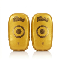 Almohadilla de Entrenamiento Manual Fairtex, Construcción Premium para Entrenamiento Físico, Coaching y Mejora de Habilidades