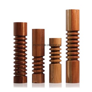 Ensemble de bougeoirs en bois de qualité supérieure, finition naturelle, décoration d'intérieur, design sculpté, 4 pièces, centre de table - Product Image 1