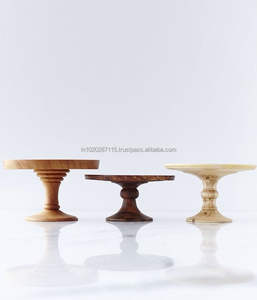 Elegante soporte para tartas de madera artesanal para servir tartas especiales durante bodas, aniversarios y cenas - Product Image 5