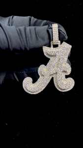 Diseño de Lujo Personalizado VVS Moissanita Corte Brillante Engaste de Bisel Dijes Hip Hop Diseño Iced Plateado en Plata Evento Musical de Moda Exportación - Product Image 2