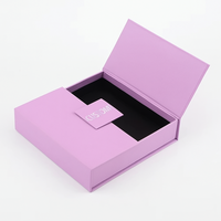 Rote Geschenkbox für Notizbücher und Stifte Silber Geprägtes Logo Matt Laminiert Recycelbare Kartonverpackung Individualisierte Geschäftsverpackung