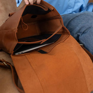 Mochila de Cuero Personalizada con Logotipo, Compartimentos con Cremallera, Muy Solicitada en la Temporada de Invierno, Superventas - Product Image 3