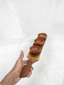 Plateau de service en bois en forme de feuille, artisanal, en bois naturel poli, durable, portable, écologique, idéal pour la vente en gros - Product Image 3