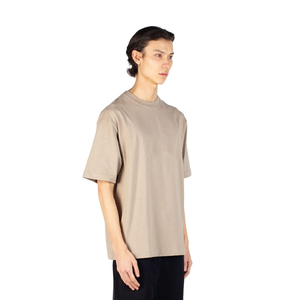 เสื้อยืดคอกลมแขนสั้นทรงโอเวอร์ไซส์ผ้าฝ้ายสีพื้นคุณภาพสูงสำหรับผู้ชาย สไตล์ลำลอง ผ้าเจอร์ซีย์ถัก ย้อมสีเรียบ ทรงพอดีตัว - Product Image 3