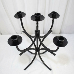 Candelabro de hierro forjado negro hecho a mano con 5 brazos, portavelas de metal vintage, centro de mesa para decoración de bodas y hogar. - Product Image 6