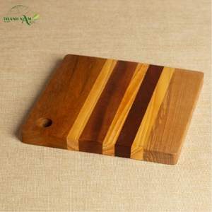 Tabla de Cortar Cuadrada de Madera de Acacia con Diseño de Rayas Naturales, 1.5 cm de Grosor, Ecológica y Duradera - Product Image 6