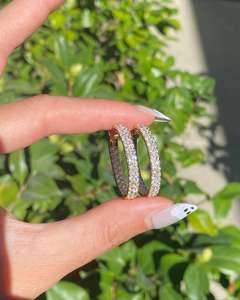 Pendientes de Aro de Diamantes Clásicos para Novia y Uso Diario, Huggies Articulados de 19mm con Engaste Pavé, Corte Redondo, Diamantes Cultivados en Laboratorio, Oro Sólido de 14K y 18K, Venta al por Mayor - Product Image 4