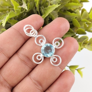 Colgante de plata de ley 925 con topacio azul y múltiples patrones de piedras, colgante moderno y a la moda para recuerdos de boda. - Product Image 1