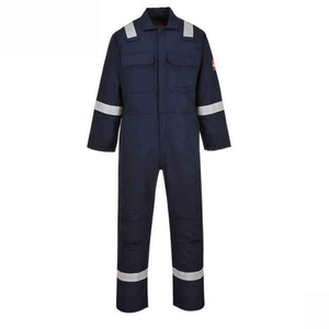 Uniforme de seguridad diseñado con tela resistente, tiras reflectantes y bolsillos prácticos que brindan comodidad y visibilidad para los trabajadores. - Product Image 5