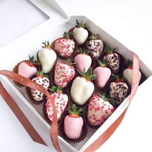 สตรอว์เบอร์รีเคลือบช็อกโกแลตแช่แข็ง ขายส่ง ขนมผลไม้แช่แข็งแบบเป็นชุด - Product Image 1