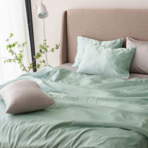 Parure de lit 4 pièces en coton 300TC couleur unie, comprenant taie d'oreiller, housse de couette et drap-housse élastique, tissage satiné, pour toutes les saisons - Product Image 6