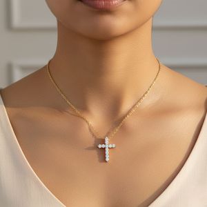 Collar con colgante de cruz con engaste de puntas y corte redondo de 2.00 quilates - Product Image 6