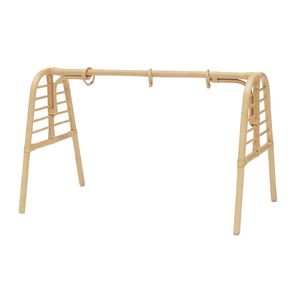 Centre d'activités élégant en rotin naturel pour bébé avec anneaux suspendus en bois pour le développement moteur du nouveau-né et le plaisir des jeux au sol - Product Image 1