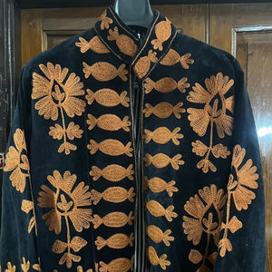 Chaqueta Corta de Invierno para Mujer, Superventas, Bordado Suzani Hecho a Mano, Tela de Terciopelo, Talla Única, Estampada, 100% Algodón - Product Image 1