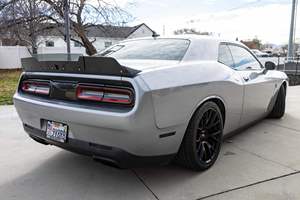 SRT Hellcat d'occasion, moteur V8 suralimenté, nombreuses modifications - Product Image 2