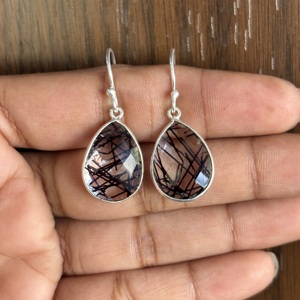Pendientes de Plata 925 con Forma de Pera y Rutilo Negro, Diseño Elegante para Fiestas, Accesorio de Moda para Mujer - Product Image 3