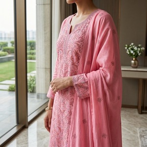 Traje de Algodón Chikankari Hecho a Mano en Tono Pastel para Mujer, Conjunto Elegante y Femenino - Product Image 6