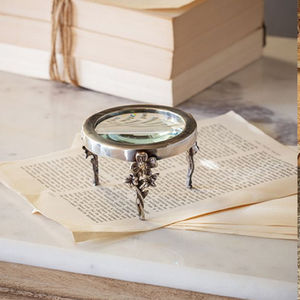 Ensemble de trois loupes en laiton antique sur supports rectangulaires de tailles graduées. Disponible aux prix de gros. - Product Image 3