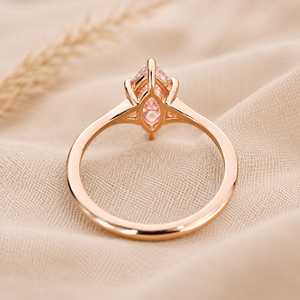 Bague de fiançailles solitaire à deux branches en or massif 10K 14K 18K avec diamant rose de laboratoire taille marquise 2 carats, certifiée IGI, bijoux fins - Product Image 2