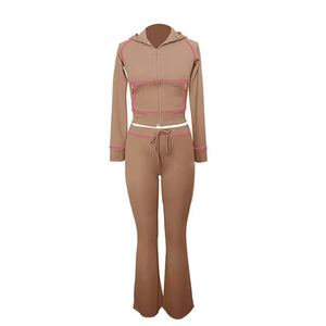 Survêtement pour femmes fabriqué au Pakistan, sur mesure, en matériau respirant, prix raisonnable, coupe ajustée - Product Image 5