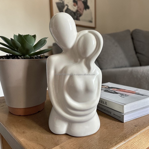 Moderna Escultura de Pareja de Novios en Cerámica Brillante, Jarrón Decorativo de 7.5 Pulgadas para el Hogar, Hotel o Mesa - Product Image 3
