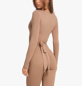 Conjunto de Top de Yoga de Manga Larga y Leggings de Cintura Alta, Premium, Sólido, de Nailon y Spandex Elástico, Ropa Deportiva para Actividades al Aire Libre, 2 Piezas - Product Image 3