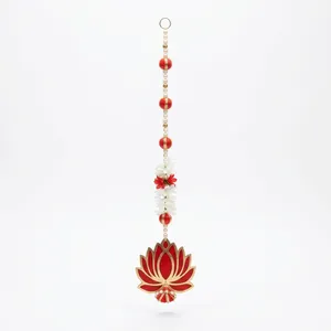 Décoration florale suspendue en lotus rouge fait main avec perles et fleurs blanches pour porte, mur, fenêtre, mariage et décoration traditionnelle - Product Image 5