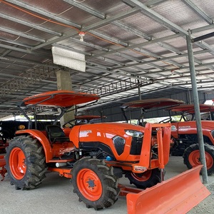 Tracteur Kubota L5018, machine agricole miniature fiable pour l'agriculture, l'aménagement paysager, la tonte, le chargement et le déneigement. - Product Image 3