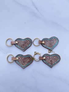 Porte-clés en cuir artisanal unique, motif cœur turquoise, boucles d'oreilles clés, vente chaude, légers - Product Image 2