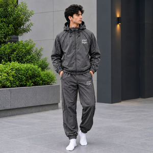 Veste coupe-vent oversize pour homme, coupe décontractée streetwear, légère, fermeture éclair, confectionnée sur mesure pour les collections de marques de mode - Product Image 3