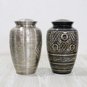 Urna Funeraria de Latón Grabada a Mano de Primera Calidad con Acabado Bronce, Grabado Personalizado, Forma Clásica para Guardar Cenizas Humanas - Product Image 6