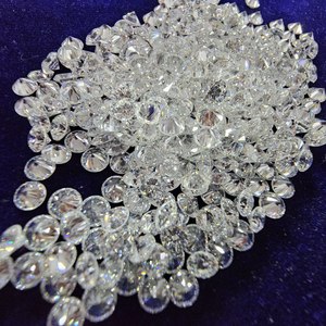 Diamants brillants créés en laboratoire HPHT de 0,24 ct et 0,32 ct en gros, taille excellente, pour la fabrication de bijoux R&K GEMS HK38 - Product Image 2