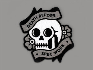 Patch brodé thermocollant en feutre non tissé, forme irrégulière, motif 'Death Before Spec Work Skull', pour décoration - Product Image 1
