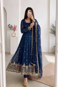 HENIXA CREATION Ensemble Kurta bleu foncé brodé, coupe ajustée, longueur ras du sol, avec Dupatta – Robe de mariée traditionnelle indienne et pakistanaise pour femme - Product Image 4