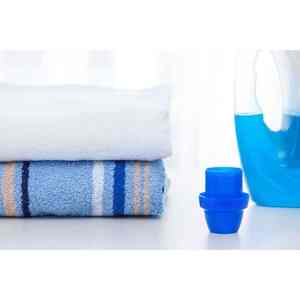 Detergente líquido OEM Premium para ropa con fragancia floral afrutada para eliminar manchas profundas y frescura en hogares y hoteles - Product Image 3